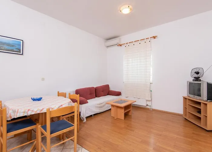 Ivona Apartment Loviste