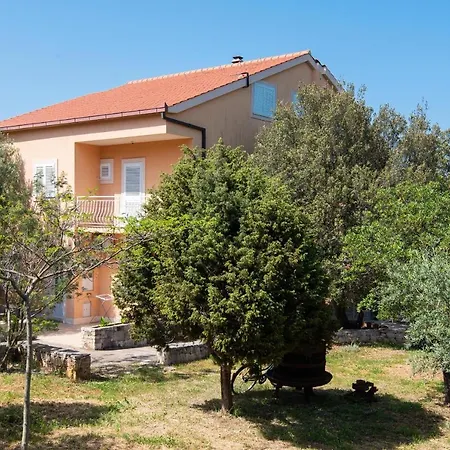 Apartment Ivona *