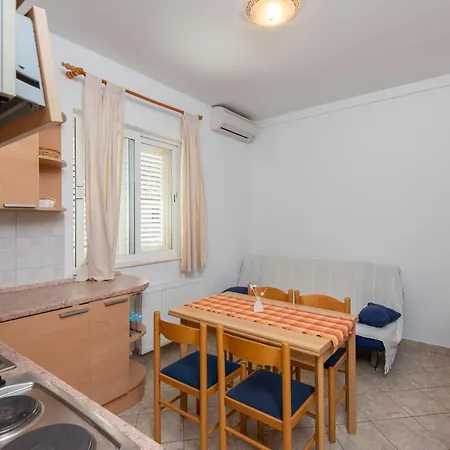 Ivona Apartment *
